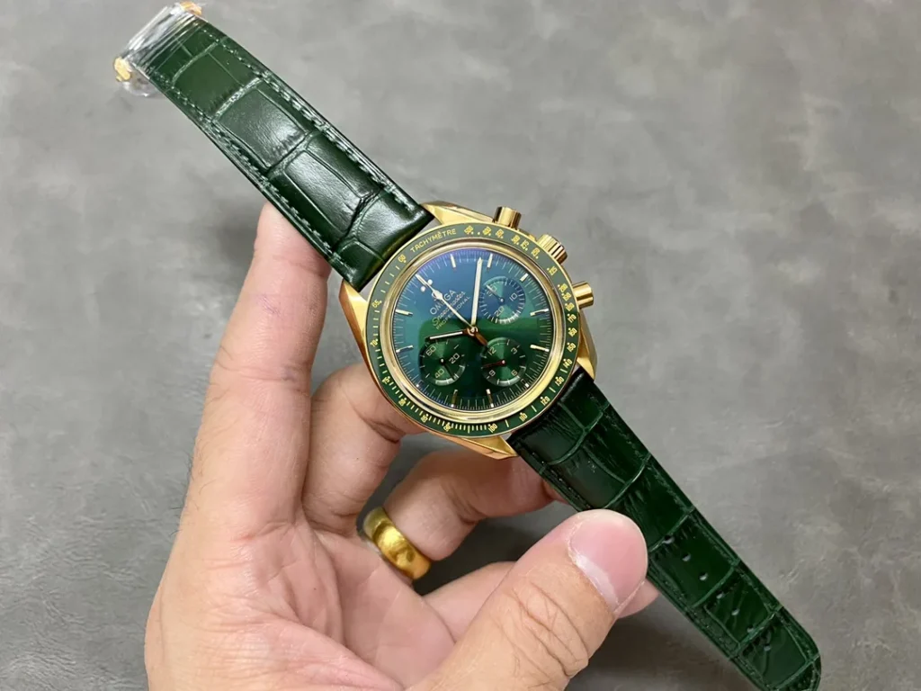 Super Clone Omega Speedmaster Moonwatch Professional 42mm 310.63.42.50.10.001 Green Dial Yellow Gold – Swiss SuperClone
