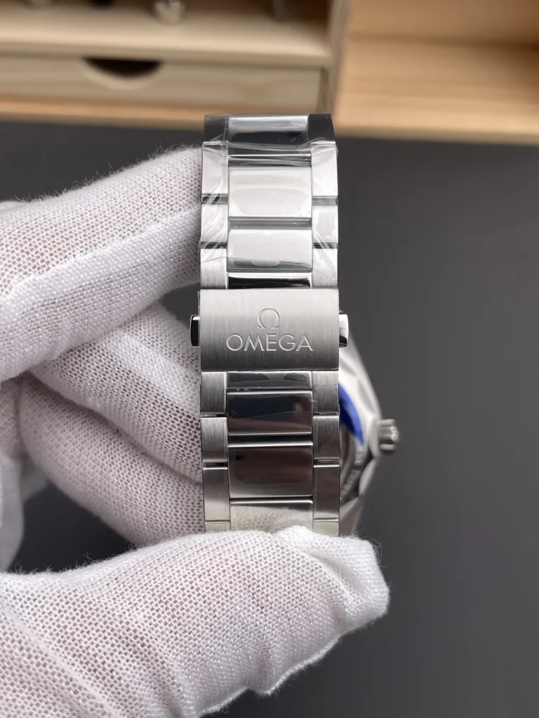 Super Clone Omega Seamaster Aqua Terra Co‑Axial Master Chronometer Gmt Worldtimer 220.10.43.22.03.001 43mm Steel – Swiss SuperClone