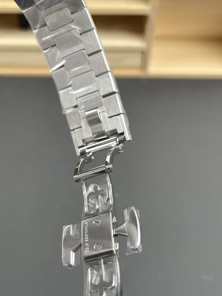 Super Clone Patek Philippe Nautilus 5712/1A-001 Blue Steels – Swiss SuperClone