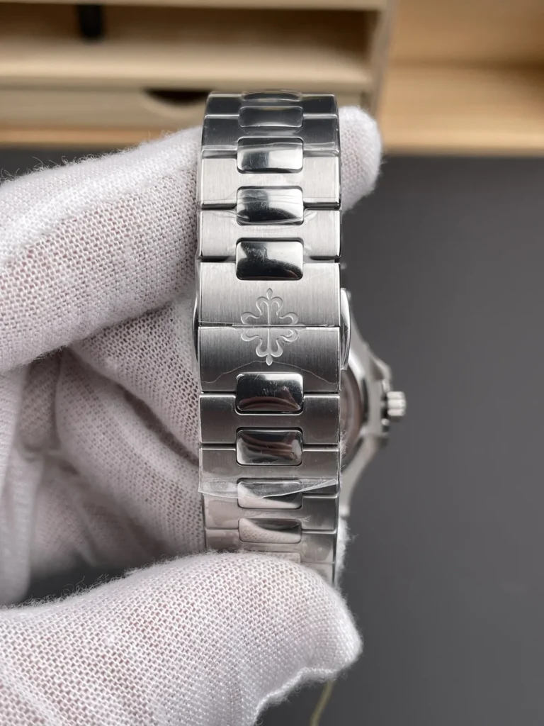 Super Clone Patek Philippe Nautilus 5712/1A-001 Blue Steels – Swiss SuperClone