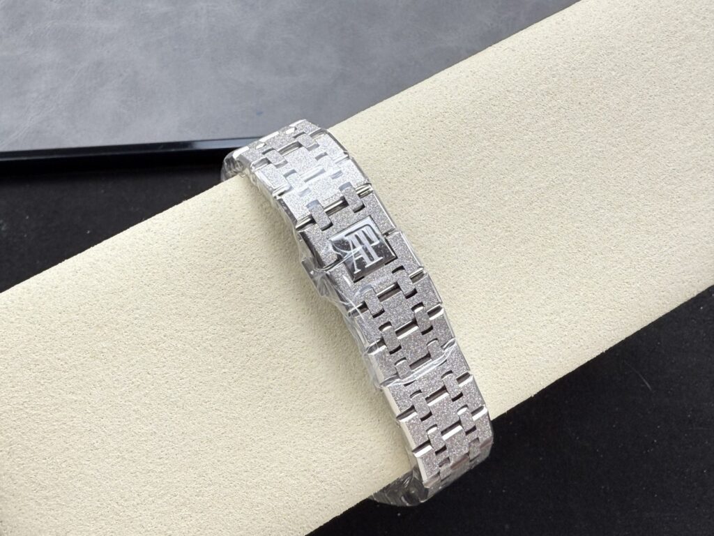 Super Clone Audemars Piguet Royal Oak Frosted-Gold 15454BC 37mm Gray Dial — side profile