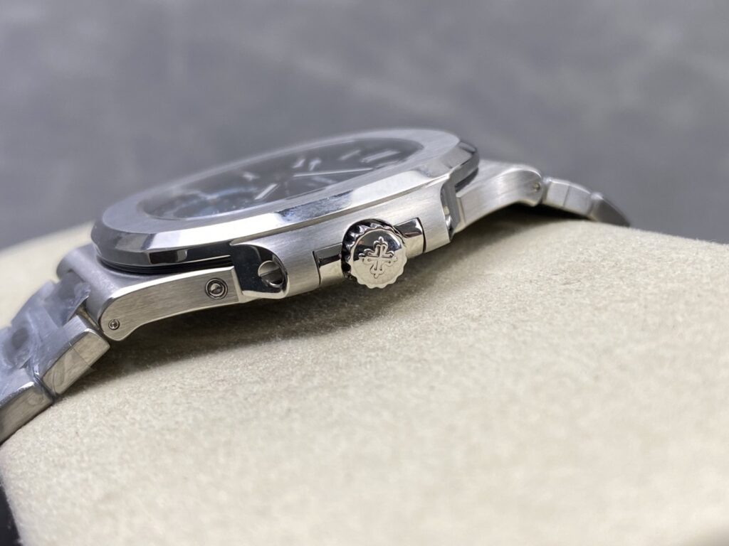Super Clone Patek Philippe Nautilus 5712/1A-001 Blue Steels — bracelet detail