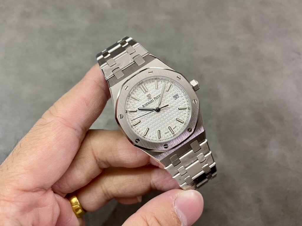 Super Clone Audemars Piguet Royal Oak 37mm 15450ST.OO White Dial Steel — view 9
