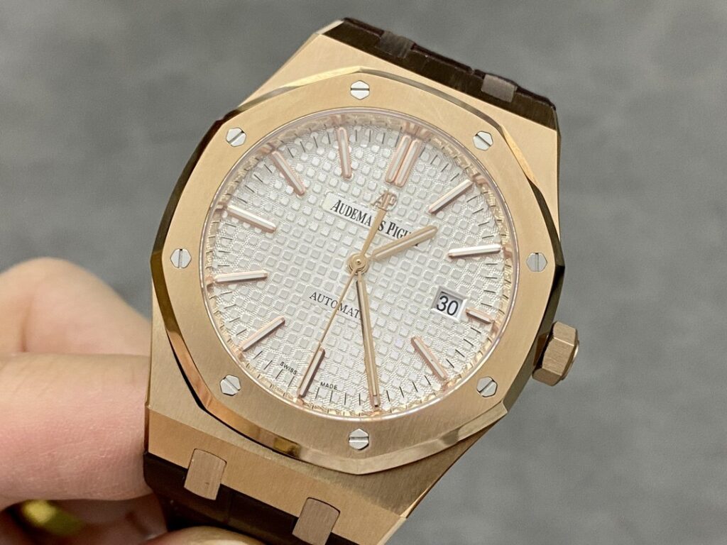 Super Clone Audemars Piguet Royal Oak 15450OR 37mm White Dial Rose Gold — dial close-up