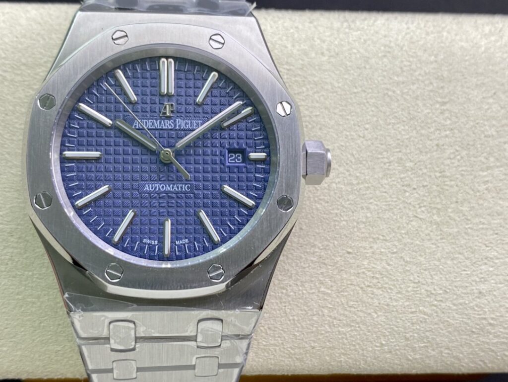 Super Clone Audemars Piguet Royal Oak 15400ST 41mm Blue Dial Stainless Steel Blue Dial — dial close-up