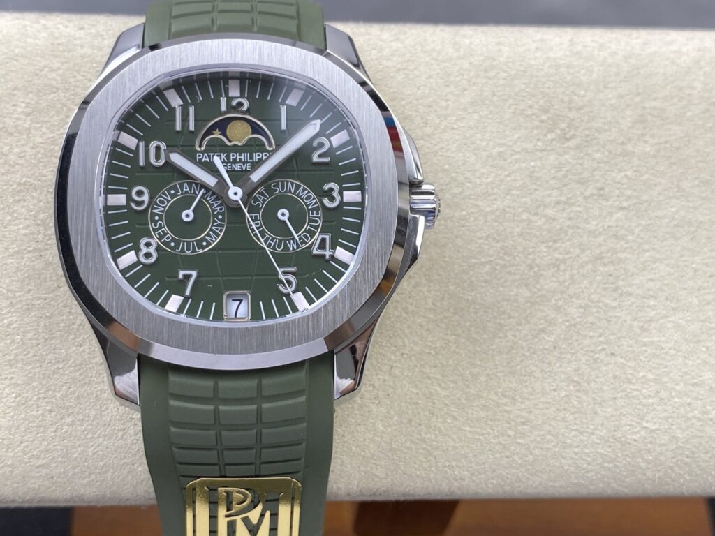 Super Clone Patek Philippe Aquanaut 5261A Moonphase Green 40mm — dial close-up