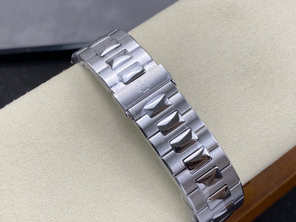 Super Clone Patek Philippe Nautilus 40mm 5711/1A-018 40mm Dial Tifany &CO V3 Update — clasp and links