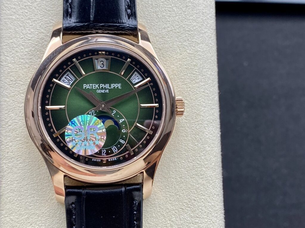 Super Clone Patek Philippe Complications 5205R-011 40mm Green Dial Rose Gold — dial close-up