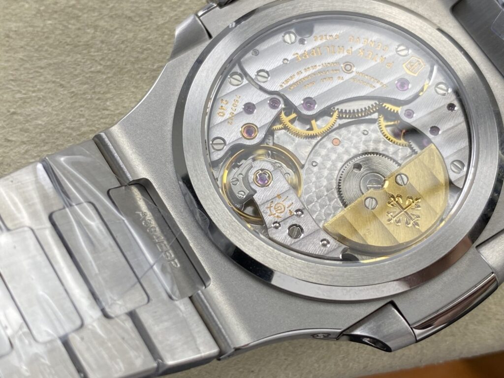 Super Clone Patek Philippe Nautilus 5712/1A-001 Blue Steels — clasp and links