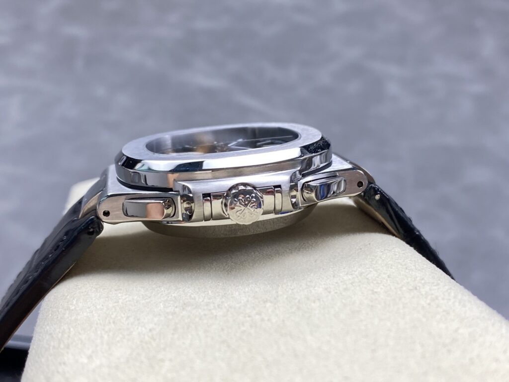 Super Clone Patek Philippe Nautilus Chronograph 5980/1A-014 40.5mm Black Dial with Leather Strap — case and bezel