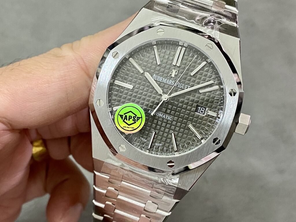 Super Clone Audemars Piguet Royal Oak 15400ST 41mm Grey Dial Steel — case and bezel