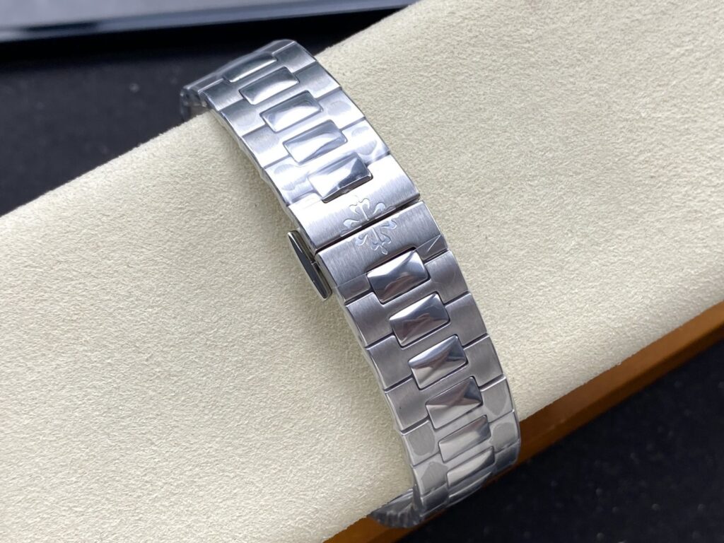 Super Clone Patek Philippe Cubitus 5821/1A-001 45mm Blue Dial — clasp and links