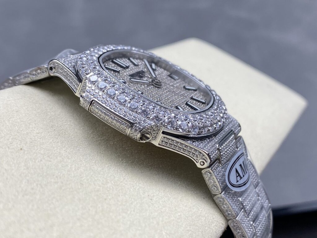 Super Clone Patek Philippe Nautilus 5711 40mm Up Full 3000pcs Moissanite Pave Hongkong – Customize Diamod — bracelet detail