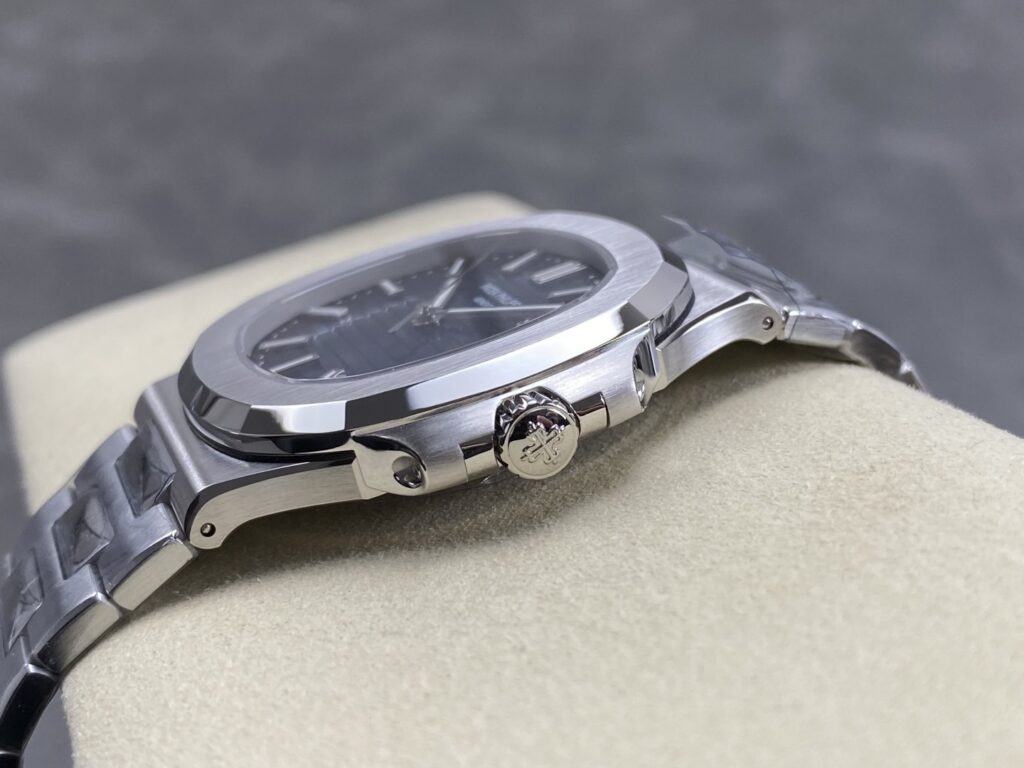 Super Clone Patek Philippe Nautilus 5811/1G-001 40mm “MODIFY” Blue Dial Steel — case and bezel