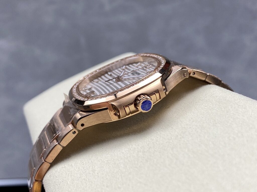 Super Clone Patek Philippe Nautilus 7118/1R-011 32.5mm White Dial Rose Gold — case and bezel