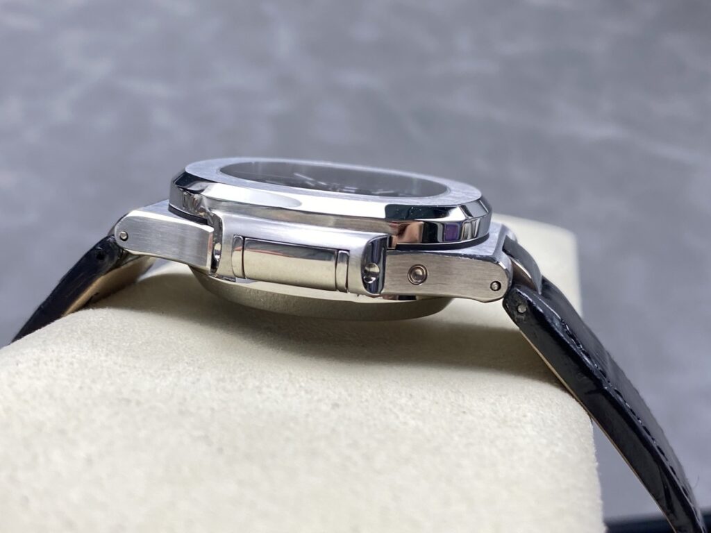 Super Clone Patek Philippe Nautilus Chronograph 5980/1A-014 40.5mm Black Dial with Leather Strap — bracelet detail