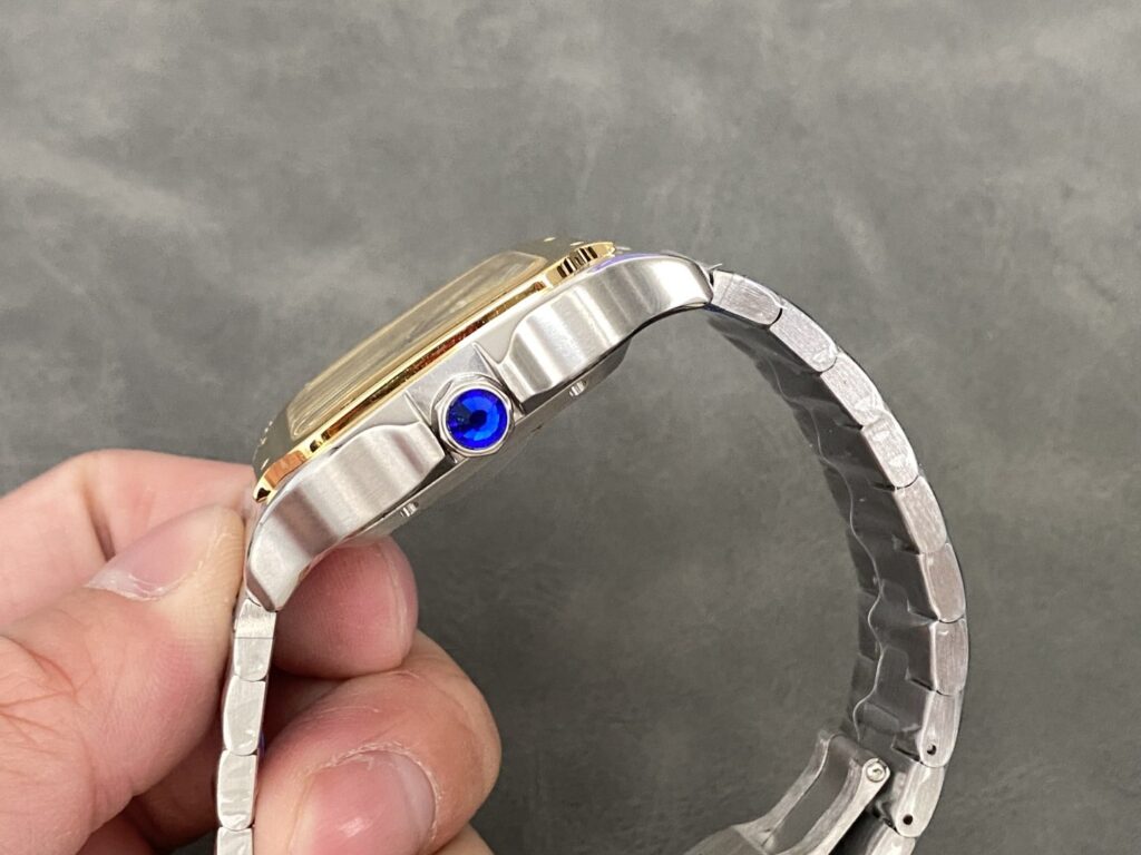 Super Clone Cartier Santos De Cartier CRW2SA0030 Demi Yellow Gold — clasp and links