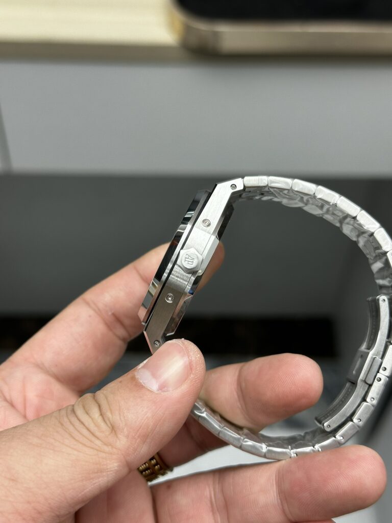 Super Clone Audemars Piguet Royal Oak Perpetual Calendar 26609TI.OO.1220TI.01 41mm Moonphase — side profile