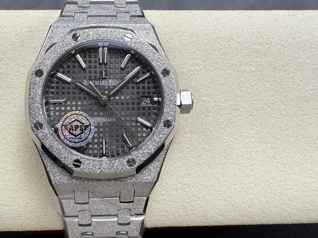Super Clone Audemars Piguet Royal Oak Frosted-Gold 15454BC 37mm Gray Dial — dial close-up