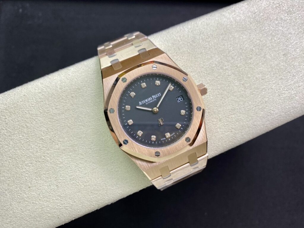 Super Clone Audemars Piguet Royal Oak “Jumbo” Extra-Thin 15207OR.OO.1240OR.01 39mm Black Dial Rose Gold – — on leather display