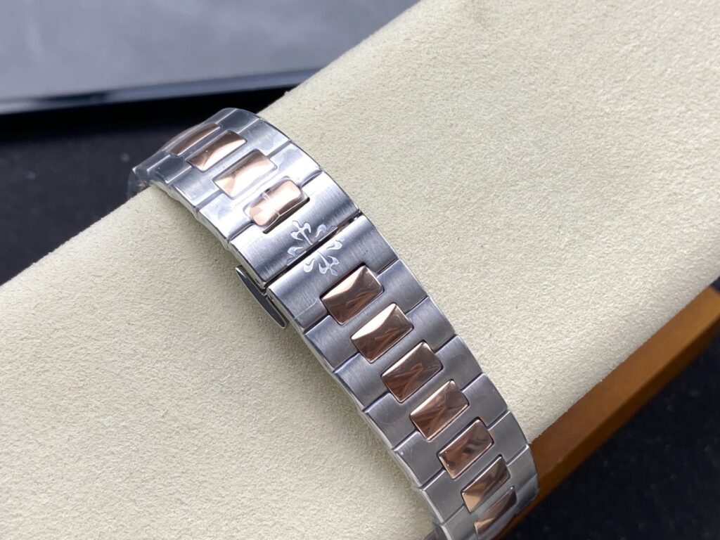 Super Clone Patek Philippe Cubitus 5821/1AR-001 45mm Blue Dial – — clasp and links