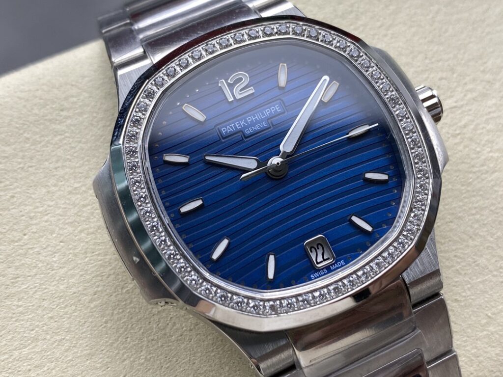 Super Clone Patek Philippe Nautilus 7118/1200A-001 35.2mm Blue Dial Steel — view 9