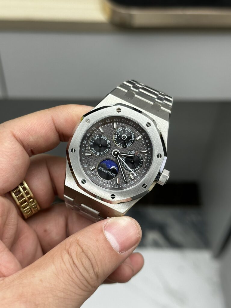 Super Clone Audemars Piguet Royal Oak Perpetual Calendar 26609TI.OO.1220TI.01 41mm Moonphase — bracelet detail