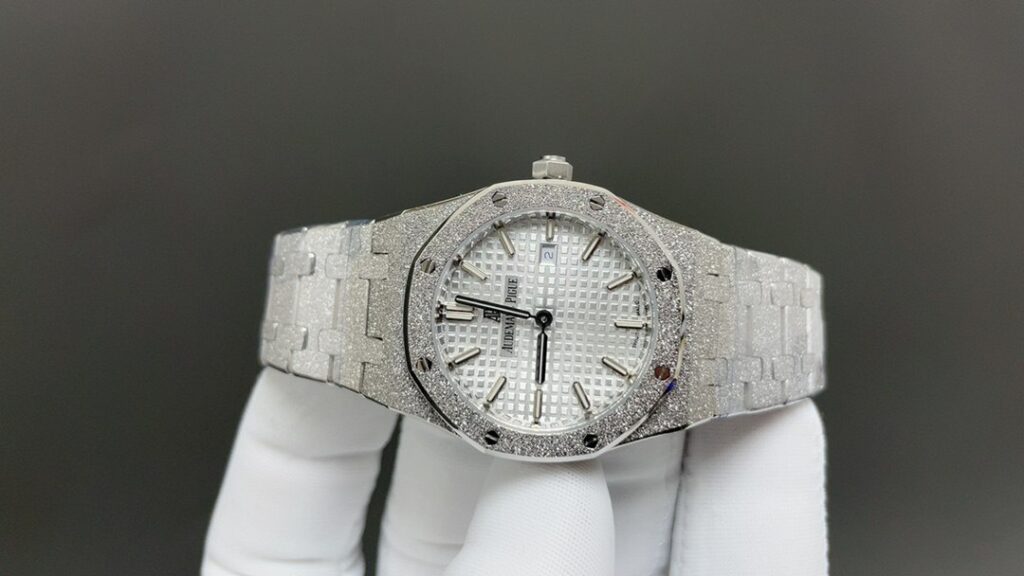 Super Clone Audemars Piguet Royal Oak Frosted Gold 41mm Silver Dial Steel — bracelet detail