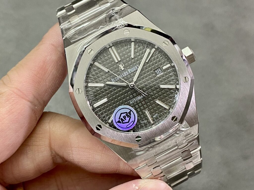 Super Clone Audemars Piguet Royal Oak 15400ST 41mm Grey Dial Steel — clasp and links