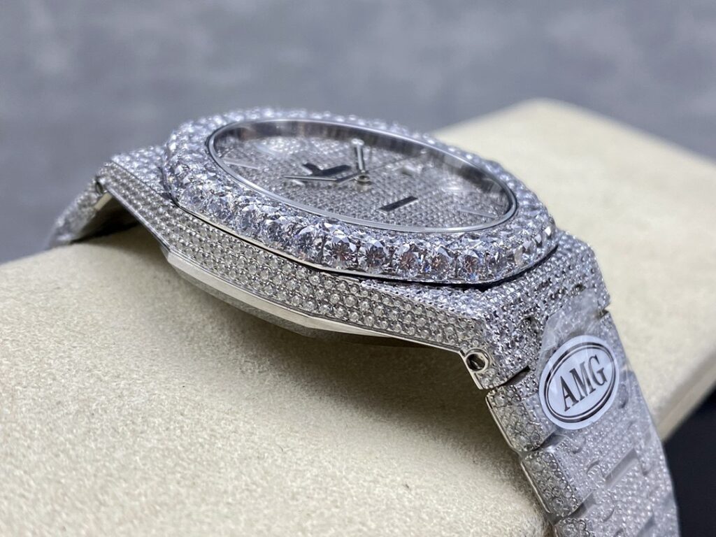 Super Clone Audemars Piguet Royal Oak 15400ST 41mm Full Moissanite Hongkong – Customize Diamod — bracelet detail