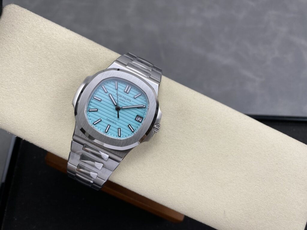 Super Clone Patek Philippe Nautilus 40mm 5711/1A-018 40mm Dial Tifany &CO V3 Update — view 12