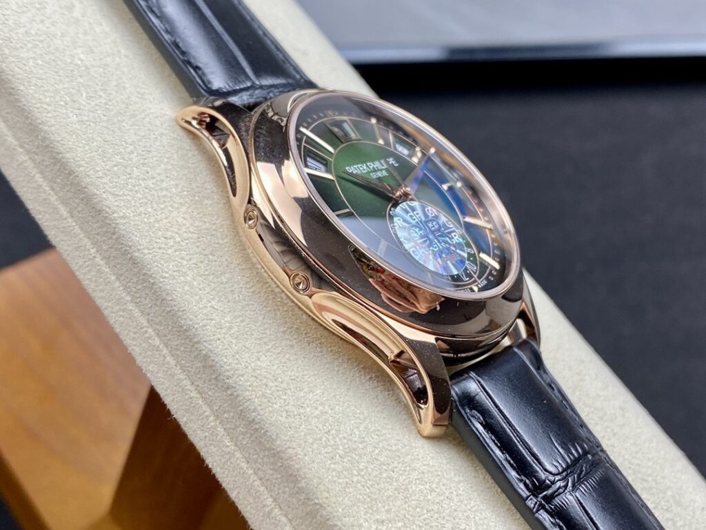 Super Clone Patek Philippe Complications 5205R-011 40mm Green Dial Rose Gold — bracelet detail