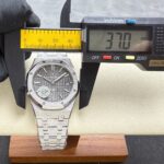 Super Clone Audemars Piguet Royal Oak Frosted-Gold 15454BC 37mm Gray Dial — bracelet detail