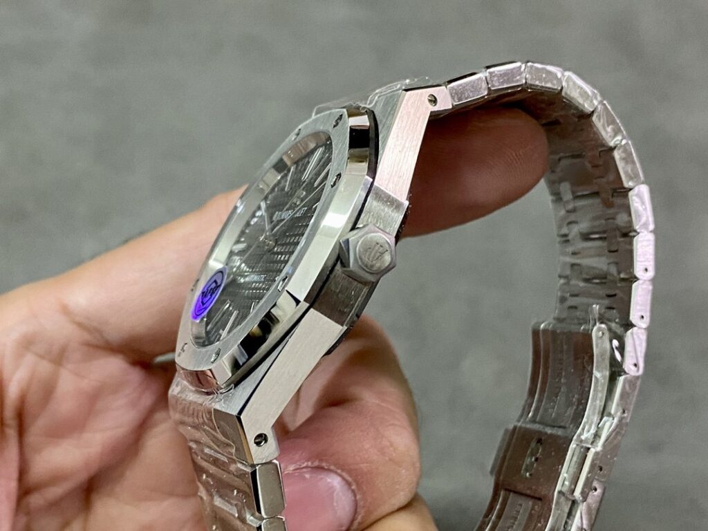 Super Clone Audemars Piguet Royal Oak 15400ST 41mm Grey Dial Steel — side profile