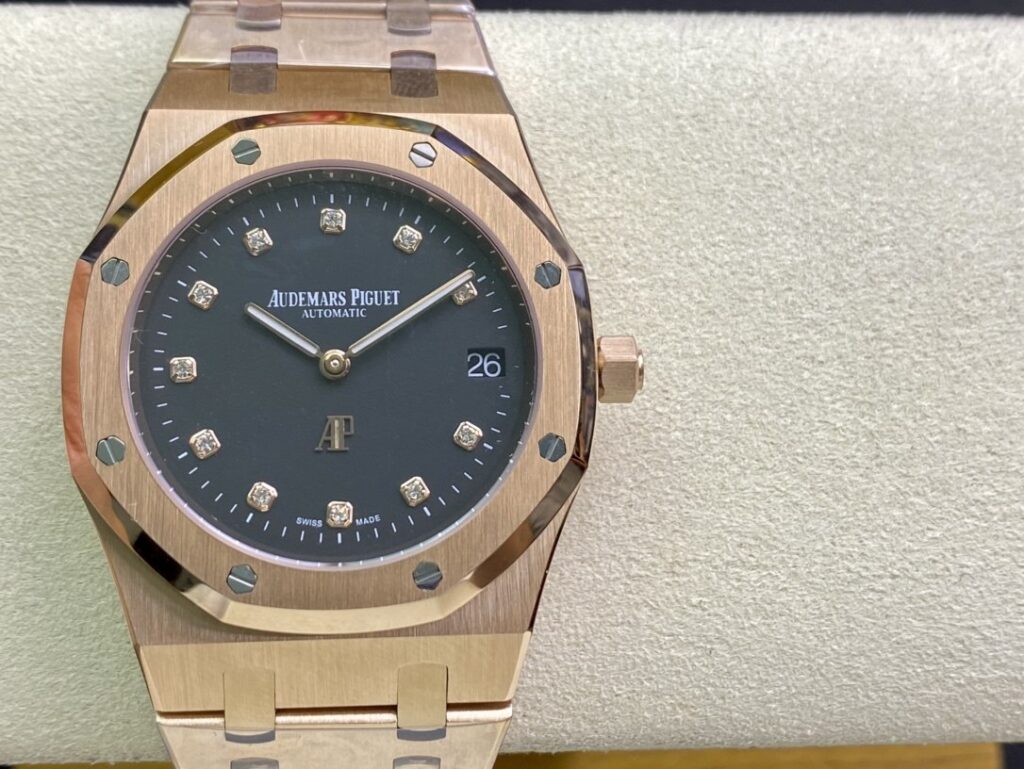 Super Clone Audemars Piguet Royal Oak “Jumbo” Extra-Thin 15207OR.OO.1240OR.01 39mm Black Dial Rose Gold – — dial close-up
