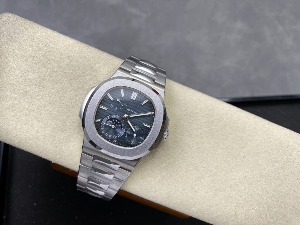 Super Clone Patek Philippe Nautilus 5712/1A-001 Blue Steels — view 13