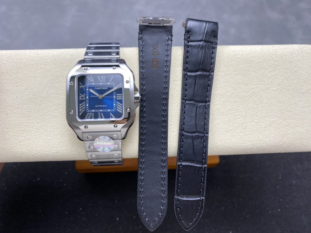 Super Clone Cartier Santos De Cartier Medium Blue WSSA0063 35.5mm – — movement / caseback view