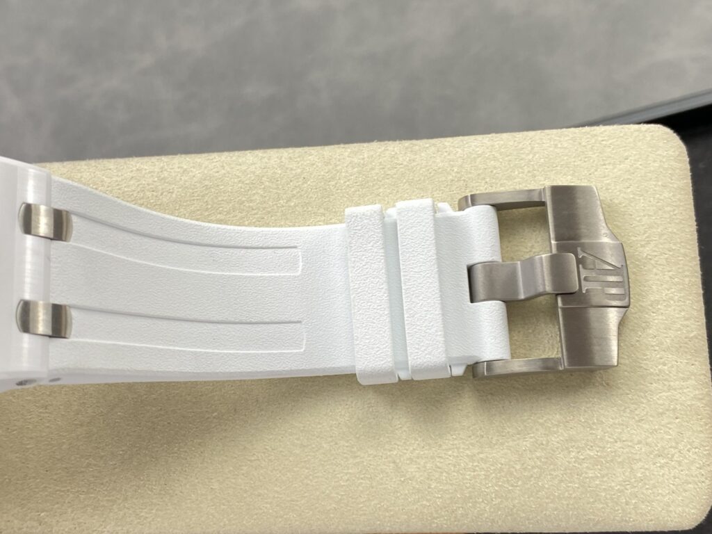 Super Clone Audemars Piguet Royal Oak Offshore Diver 15707CE 42mm White Dial Ceramic — movement / caseback view
