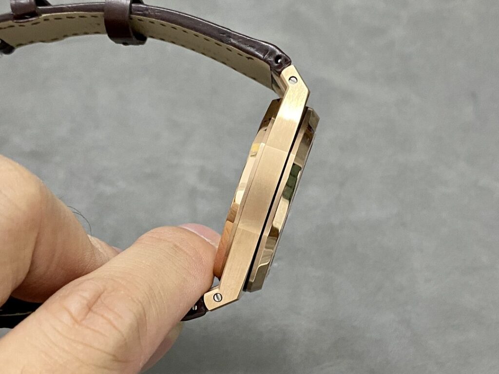 Super Clone Audemars Piguet Royal Oak 15450OR 37mm White Dial Rose Gold — bracelet detail