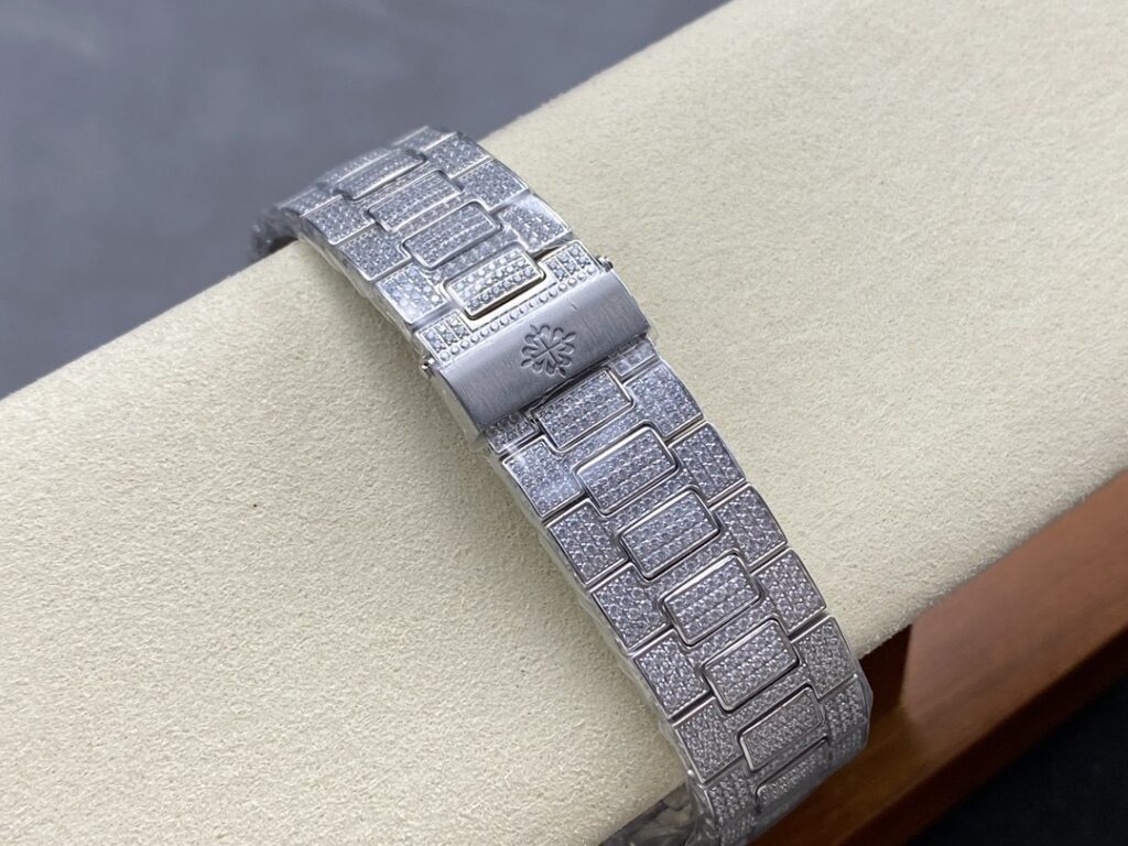 Super Clone Patek Philippe Nautilus 5711 40mm Up Full 3000pcs Moissanite Pave Hongkong – Customize Diamod — clasp and links