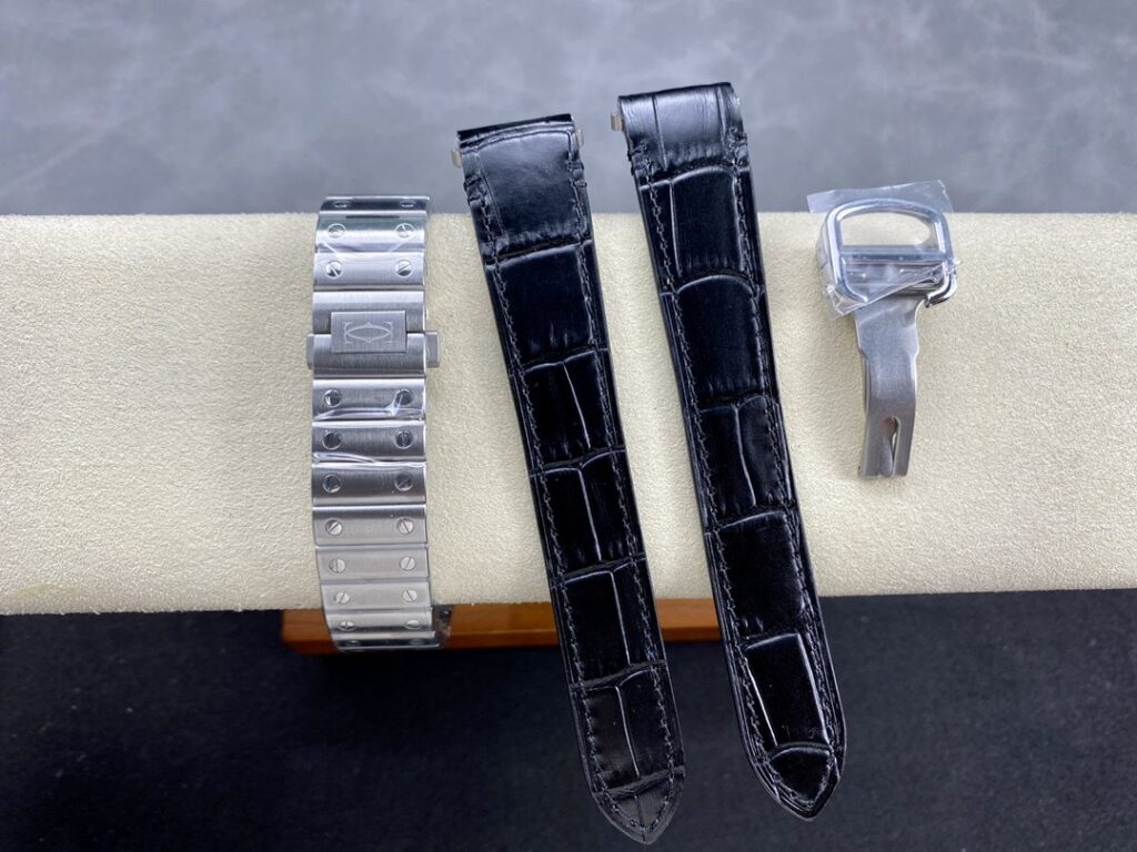 Super Clone Cartier Santos De Cartier Medium Green WSSA0061 35.5mm — clasp and links