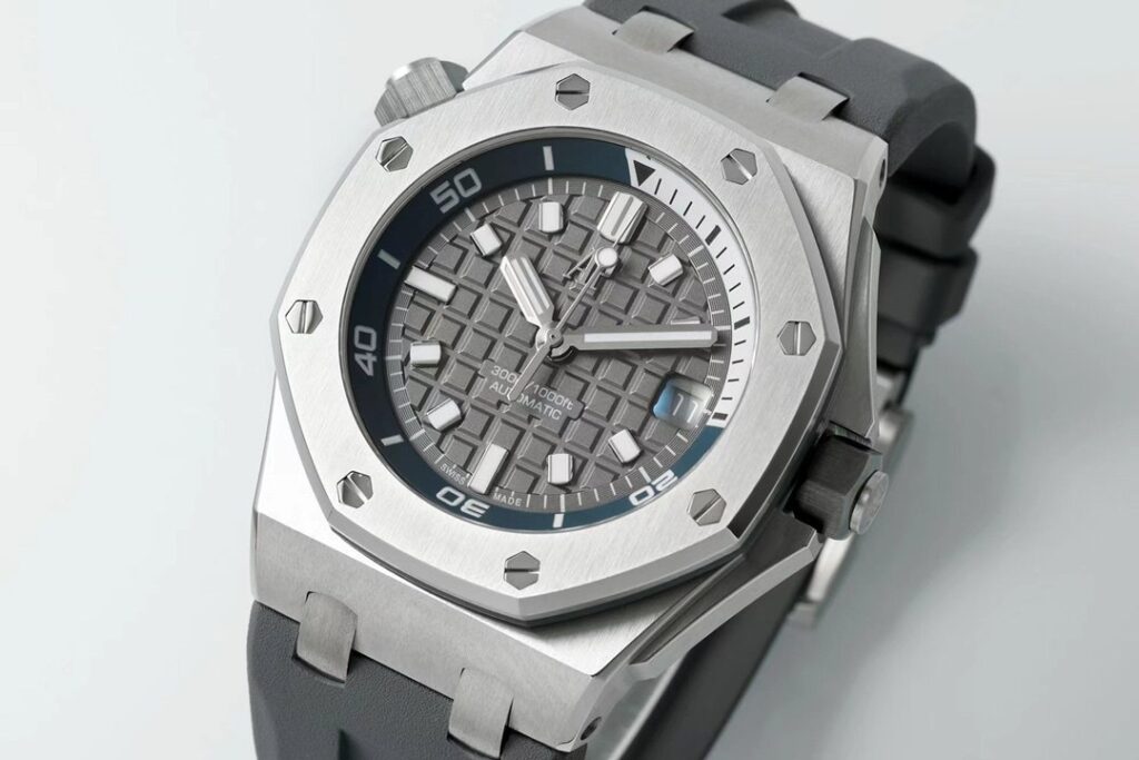 Super Clone Audemars Piguet Royal Oak Offshore Diver 15720ST 42mm Stainless Steel Grey Dial — bracelet detail