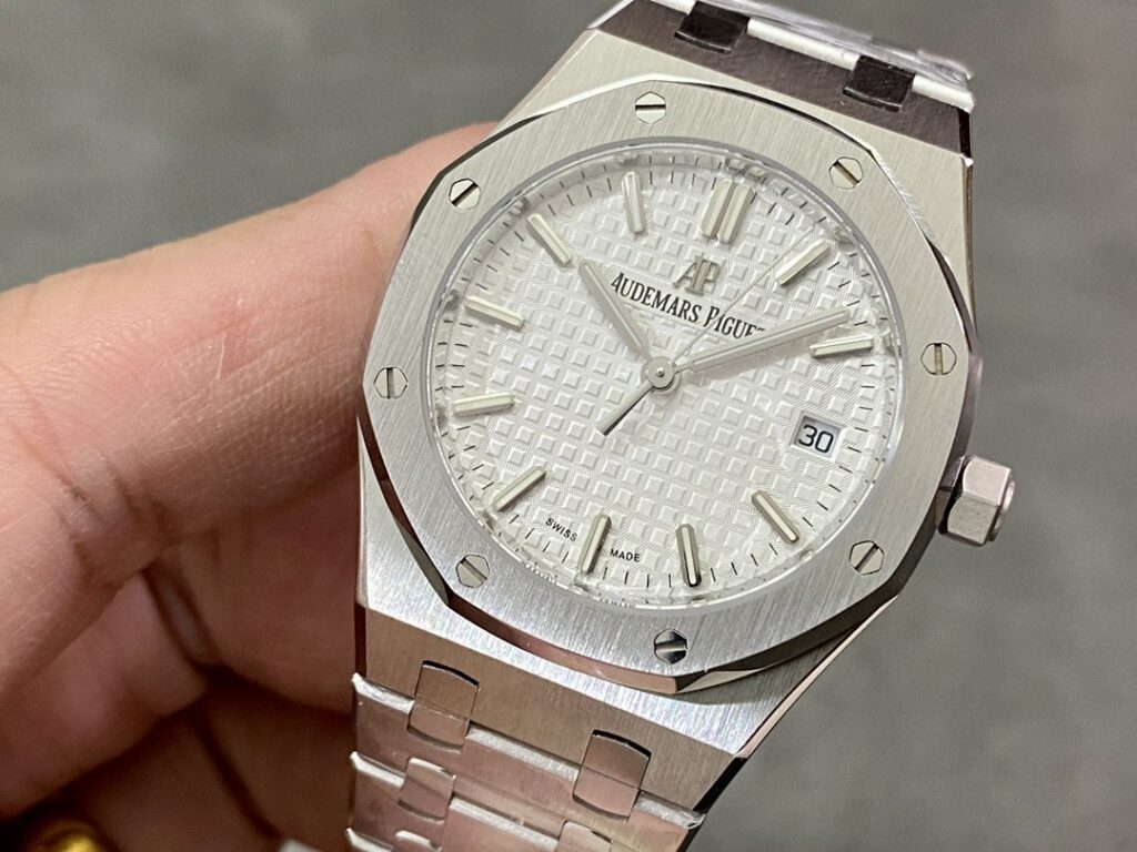 Super Clone Audemars Piguet Royal Oak 37mm 15450ST.OO White Dial Steel — bracelet detail