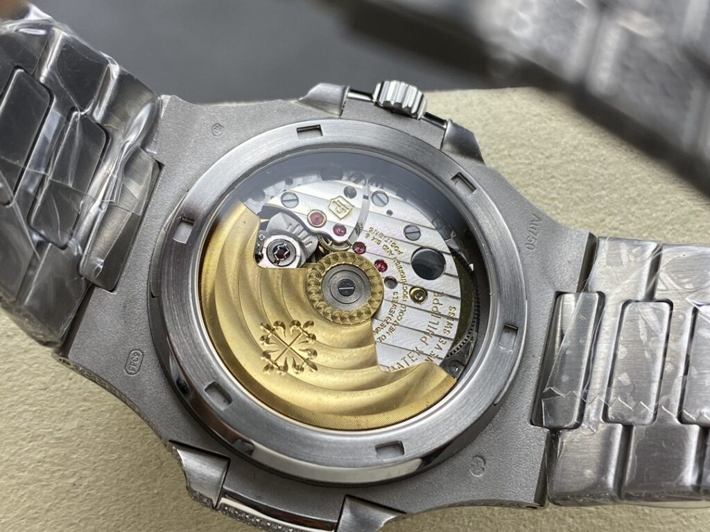 Super Clone Patek Philippe Nautilus 5711 40mm Up Full 3000pcs Moissanite Pave Hongkong – Customize Diamod — side profile