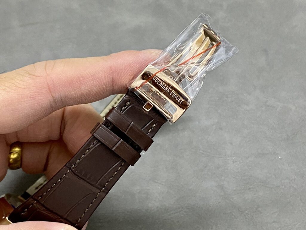Super Clone Audemars Piguet Royal Oak 15450OR 37mm White Dial Rose Gold — on leather display
