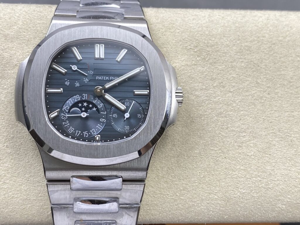 Super Clone Patek Philippe Nautilus 5712/1A-001 Blue Steels — dial close-up