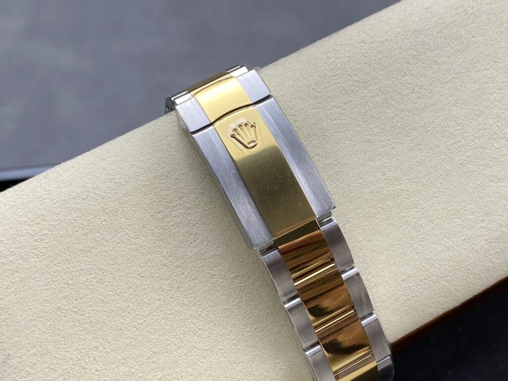 Super Clone Rolex Datejust Black Diamond Dial 126333-0005 41 mm — clasp and links