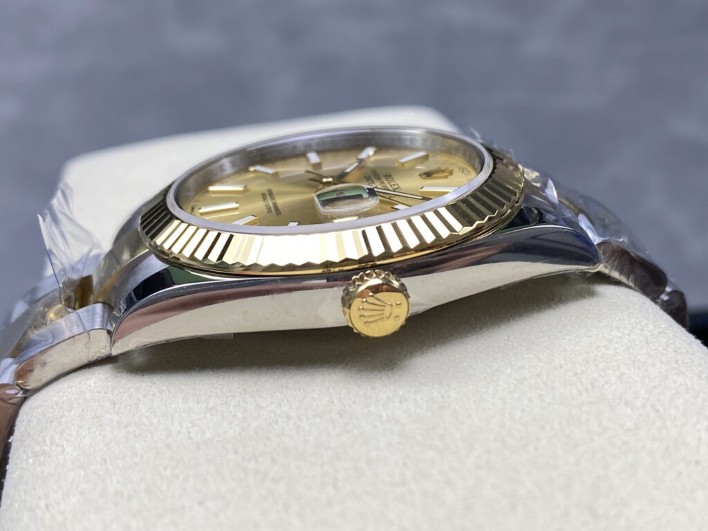 Super Clone Rolex Datejust Champagne Dial 126333-0009 41 mm — case and bezel