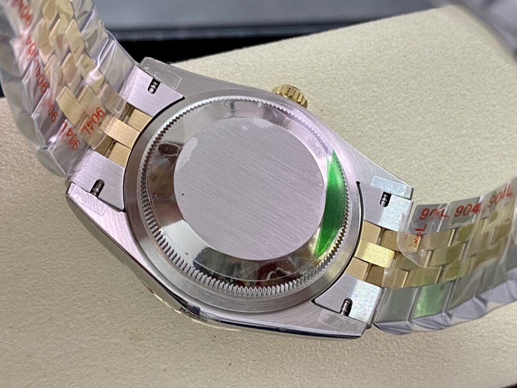 Super Clone Rolex Datejust Olive Green Roman Diamond Dial 126233-0026 36 mm — clasp and links