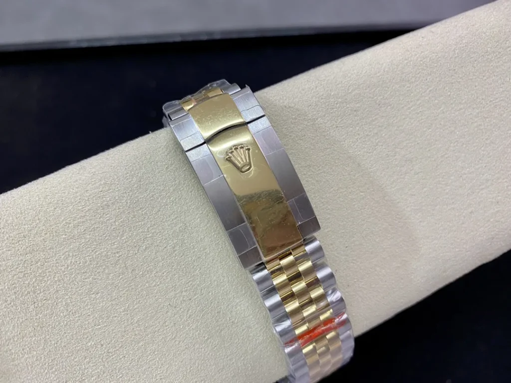 Super Clone Rolex Datejust Olive Green Roman Diamond Dial 126233-0026 36 mm – Swiss SuperClone